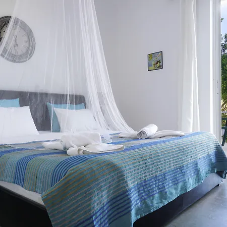 Cubaneros Hotel *