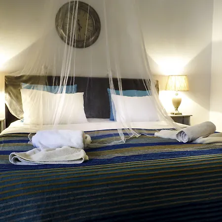 Cubaneros Hotel
