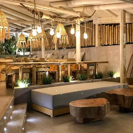 Hotel Cubaneros *