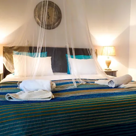 Hotel Cubaneros *