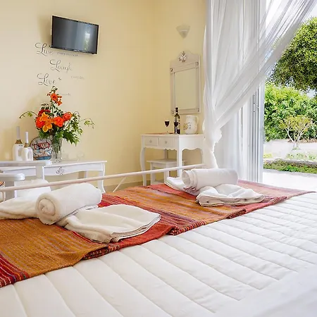 Cubaneros Hotel