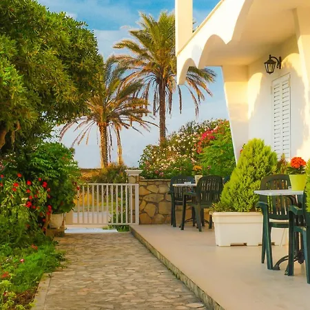 Hotel Cubaneros *