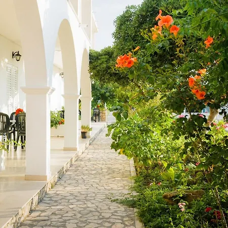 Cubaneros Hotel *